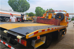 平鲁附近拖车电话号码服务